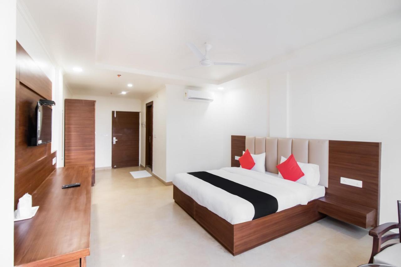 Hotel Grand 81 Faridabad Esterno foto