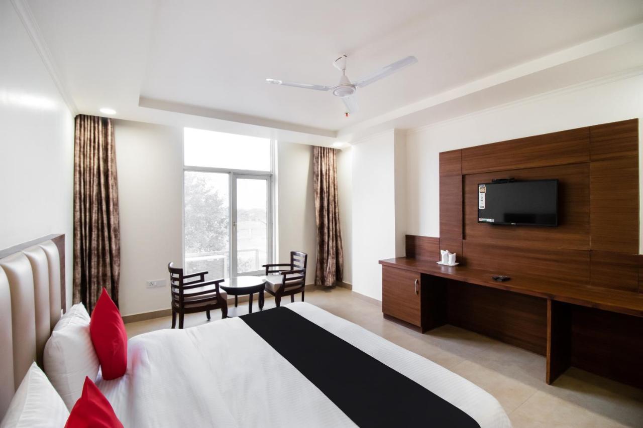 Hotel Grand 81 Faridabad Esterno foto