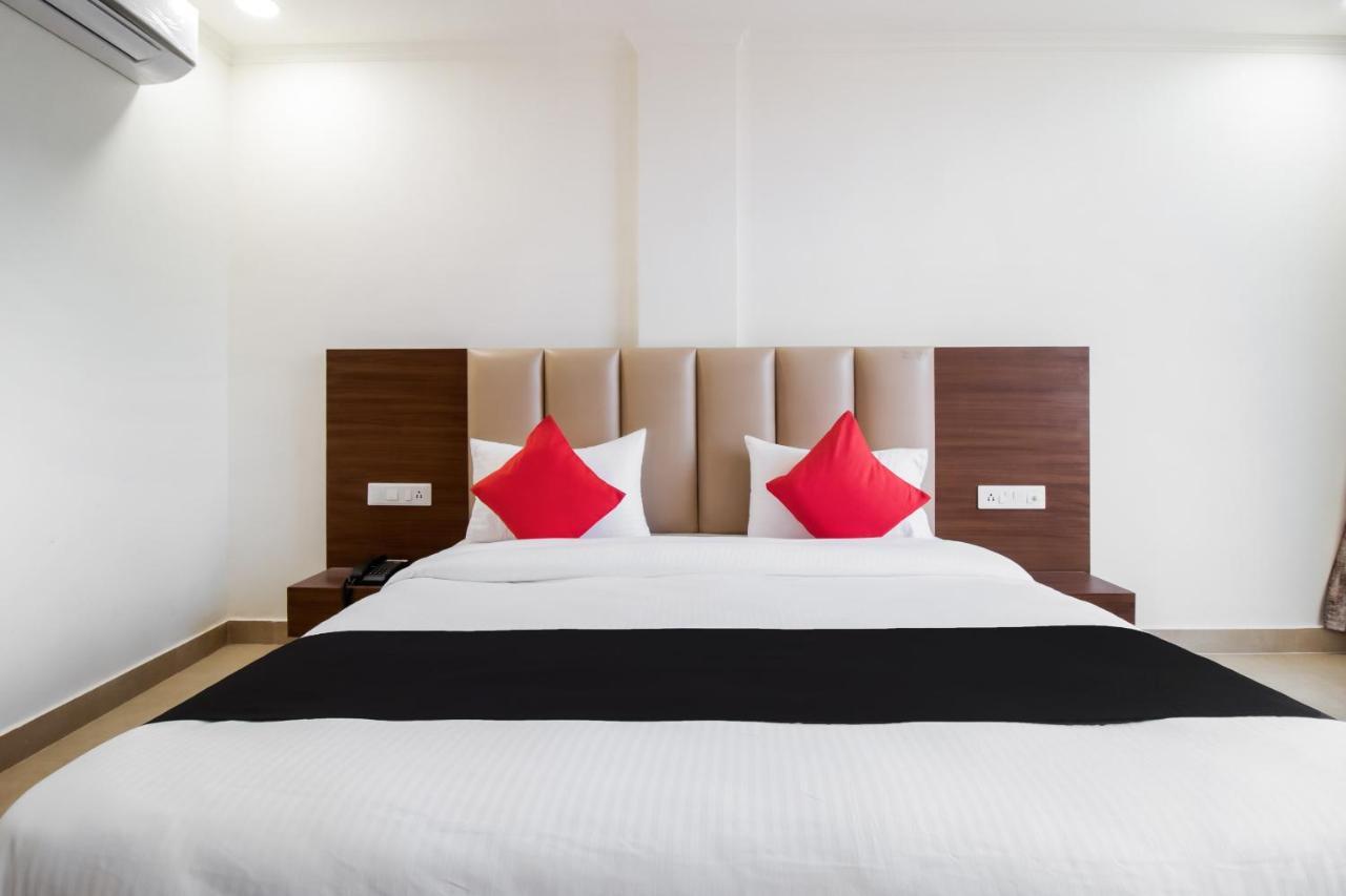 Hotel Grand 81 Faridabad Esterno foto