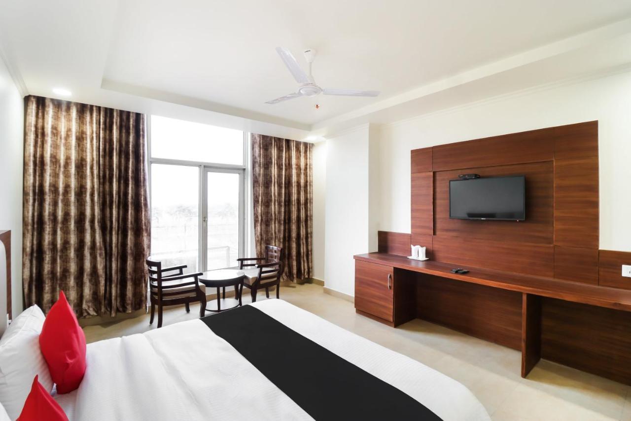 Hotel Grand 81 Faridabad Esterno foto