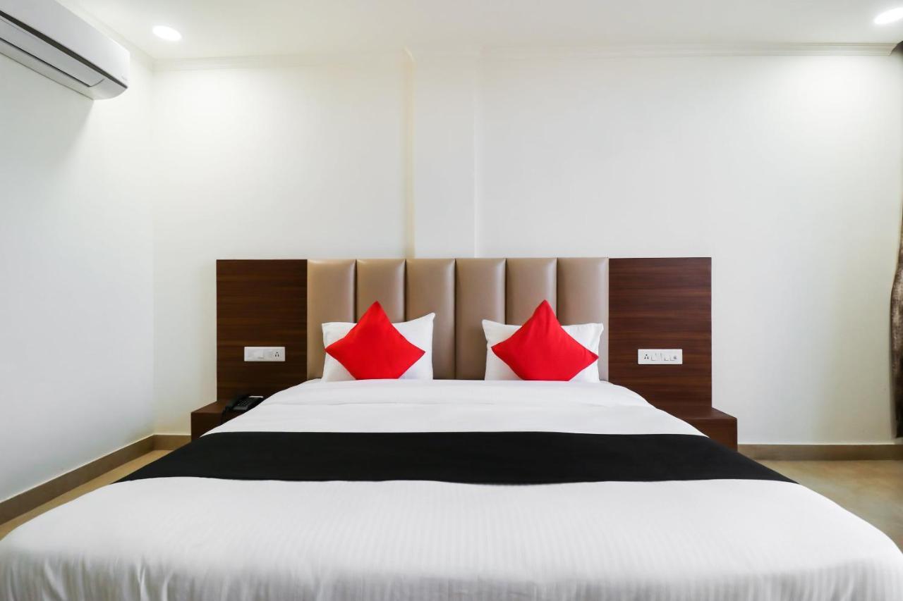 Hotel Grand 81 Faridabad Esterno foto